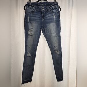 28 Vanity Stylish Blue Distressed Women Jeans